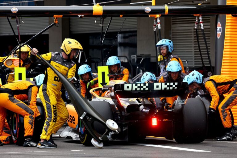 Read more about the article Un articol dedicat pitstop-urilor – Istoria și importanța acestora în F1.