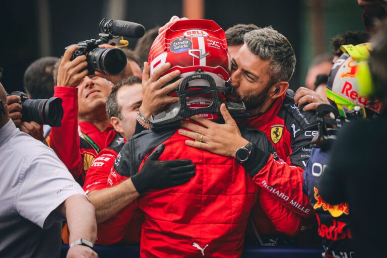 Read more about the article Știri Formula1: Charles Leclerc își dorește să rămână la Ferrari. Monegascul a început negocierile contractuale cu echipa italiană.