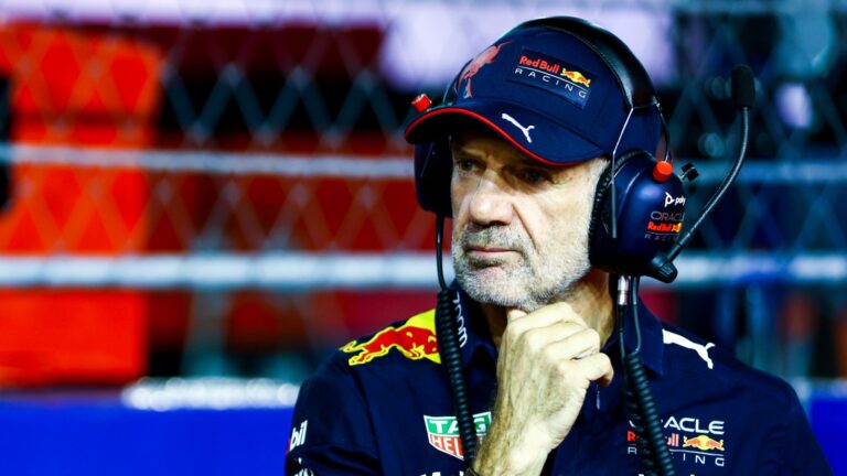 Read more about the article Adrian Newey: „Îmi pare rău, că nu am lucrat niciodată cu Fernando Alonso.”