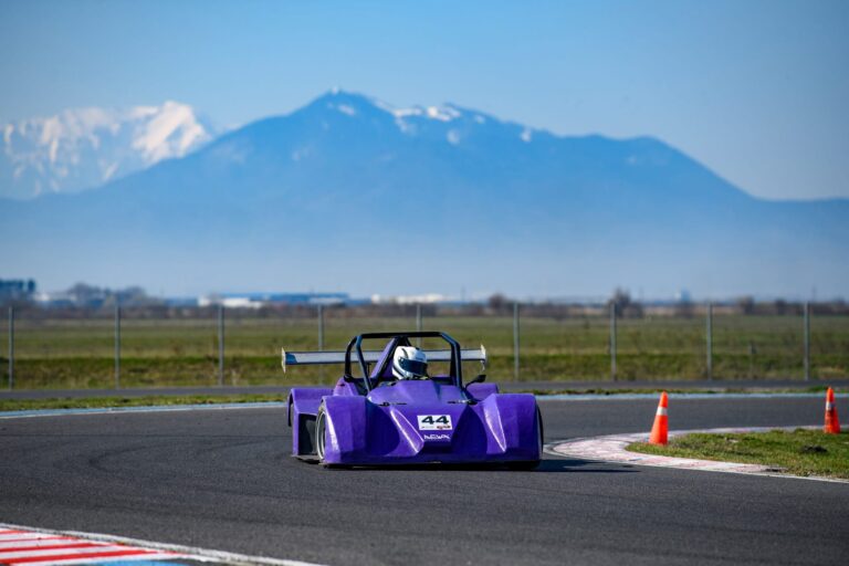 Read more about the article Emanuel Bălan câștigă prima cursă de Hot Lap Competition din 2024