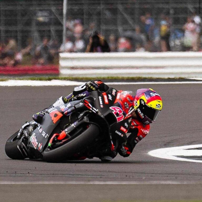 Read more about the article Aleix Espargaro obține pole positionul la Silverstone