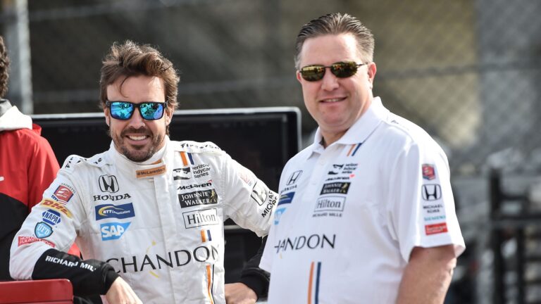 Read more about the article Zak Brown: „Îmi pare rău că McLaren nu i-a putut oferi un monopost competitiv lui Fernando Alonso.”