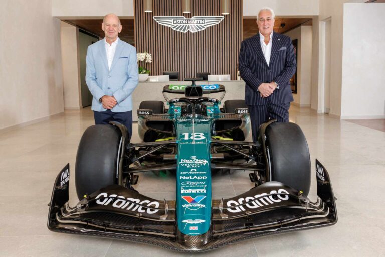 Read more about the article Adrian Newey se alătură echipei Aston Martin: O mutare decisivă pentru viitorul echipei de Formula 1