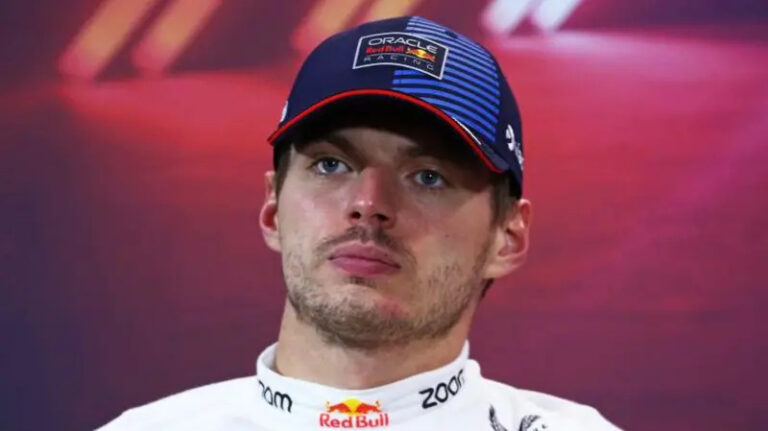 Read more about the article Max Verstappen, nemulțumit de pedeapsa primită după incidentul din conferința de presă din Singapore