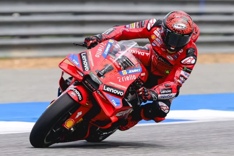 Read more about the article MotoGP GP Thailanda: Bagnaia obține un pole decisiv în Thailanda, în timp ce Martin se califică în prima linie, în ciuda unei căzături târzii.