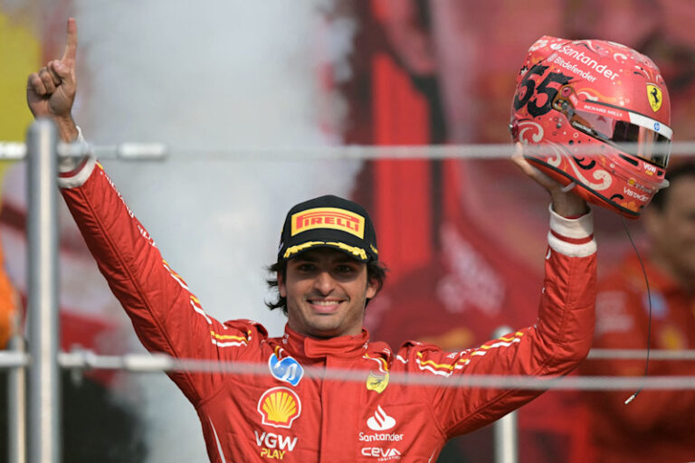 Read more about the article Formula 1 – Carlos Sainz câștigă, magistral, Marele Premiu al Mexicului