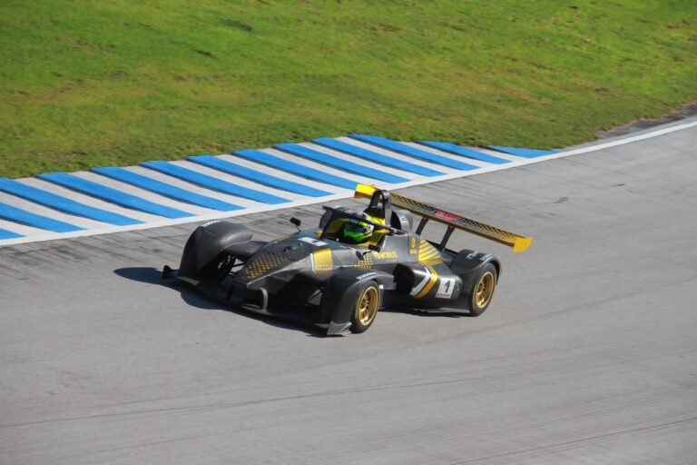 Read more about the article Weekend perfect pentru Horia-Traian Chiriguț în Formula Wolf Mexico