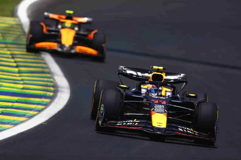 Read more about the article Formula 1 – Breaking News ! McLaren, suspecți de folosirea unei tehnologii ilegale de a răci pneurile!