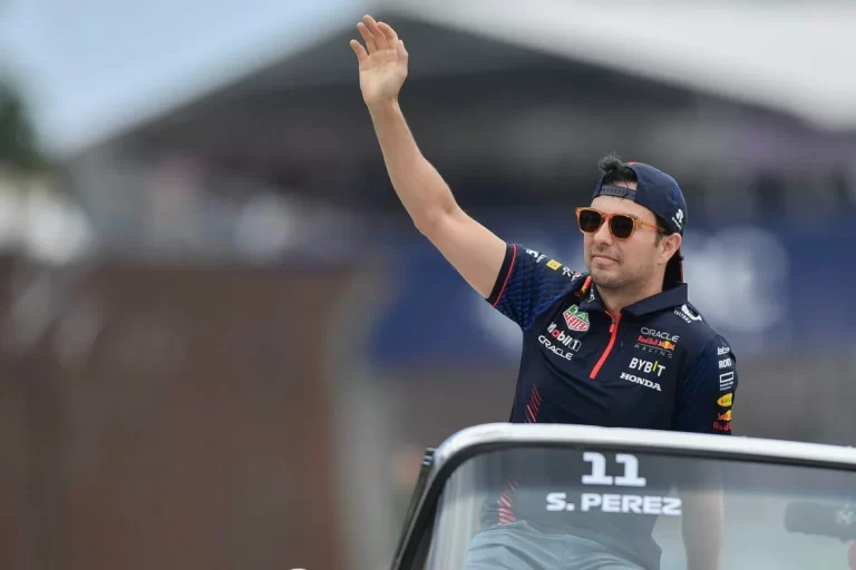 Read more about the article F1 – Sergio Perez va părăsi Red Bull Racing după Abu Dhabi, dar Colapinto nu îl va înlocui pe pilotul mexican