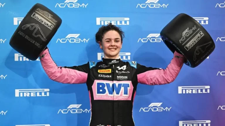 Read more about the article Abbi Pulling: O poveste de succes în motorsport și visul de a ajunge în Formula 1