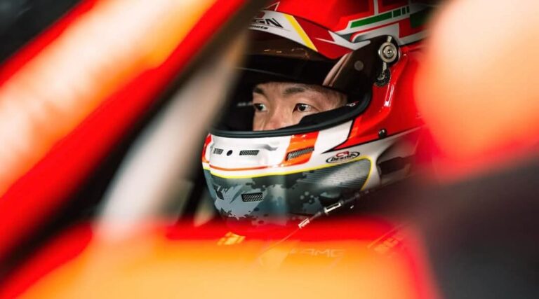 Read more about the article Alex Jiatong Liang încheie  în top 10 la Clasa GT3 AM, în cursa de 24H de la Dubai