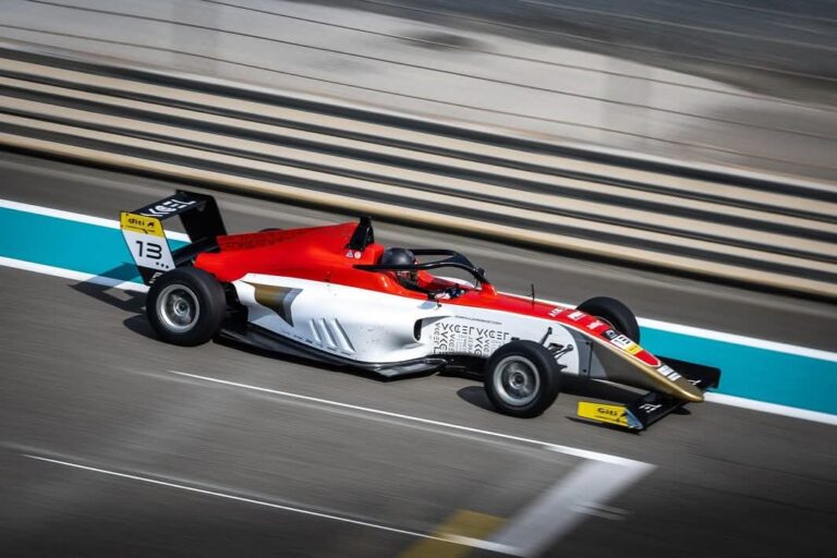 Read more about the article Debut pentru David Cosma Cristofor, în Formula 4 Middle East