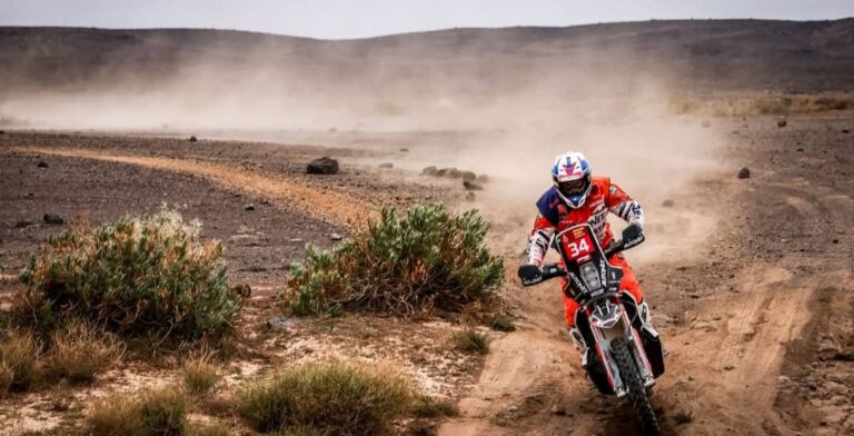 Read more about the article Mani Gyenes încheie Stage 7 în Raliul Dakar