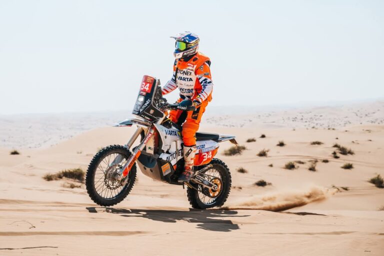 Read more about the article Mani Gyenes încheie Stage 11 în Raliul Dakar