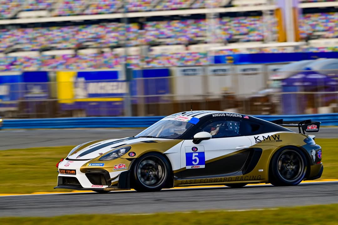 Read more about the article KMW Motorsports with TMR Engineering și Angus Rogers au debutat la IMSA VP SportsCar Challenge