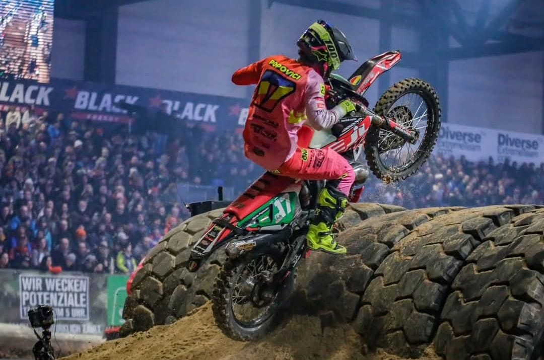 Read more about the article Mario Popovici a pus România pe harta mondială în competițiile de SuperEnduro