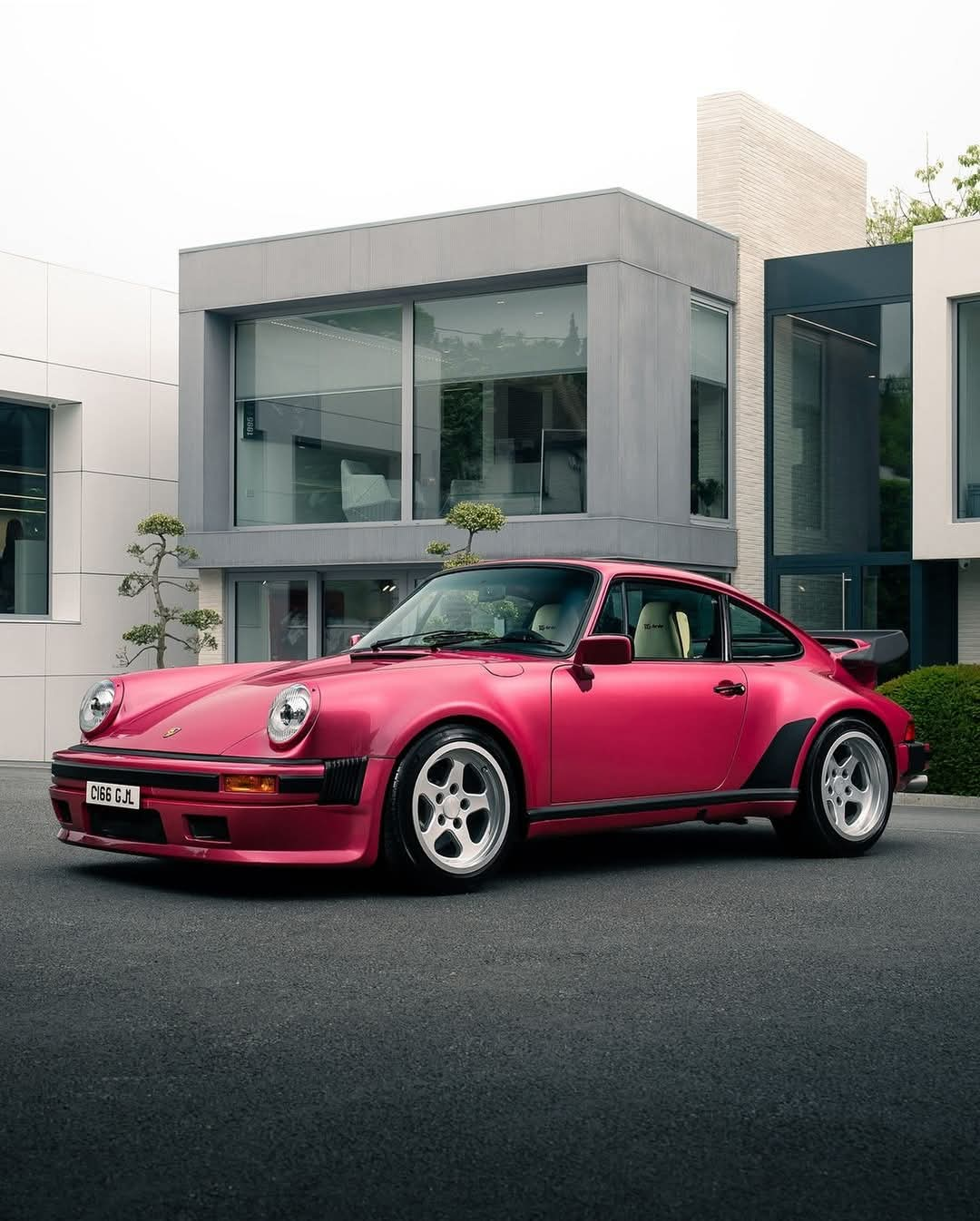 You are currently viewing Galerie Foto – Porsche 930 TAG Turbo: O legendă cu motor de Formula 1